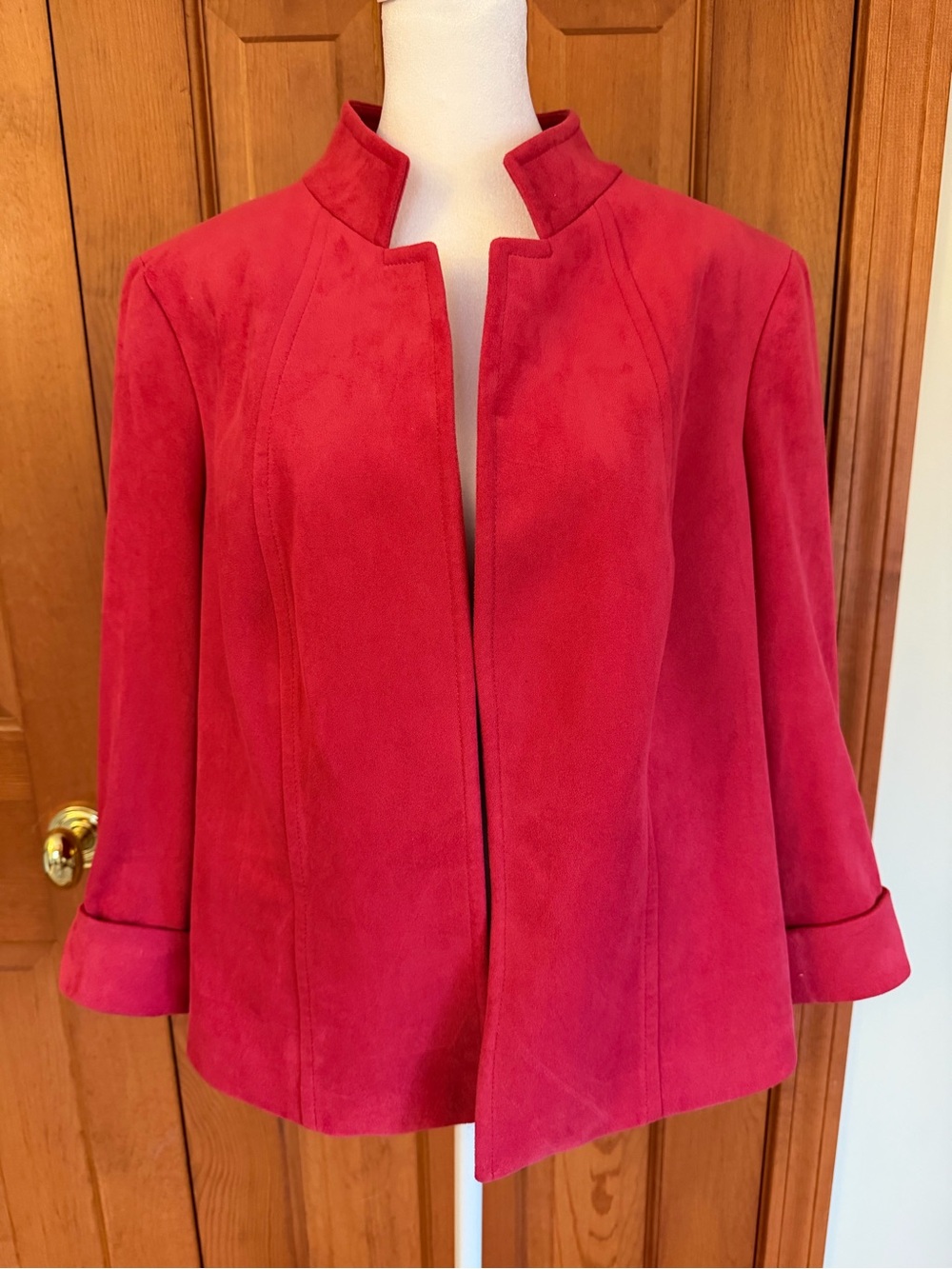 Tahari Arthur S Levine rose faux suede blazer